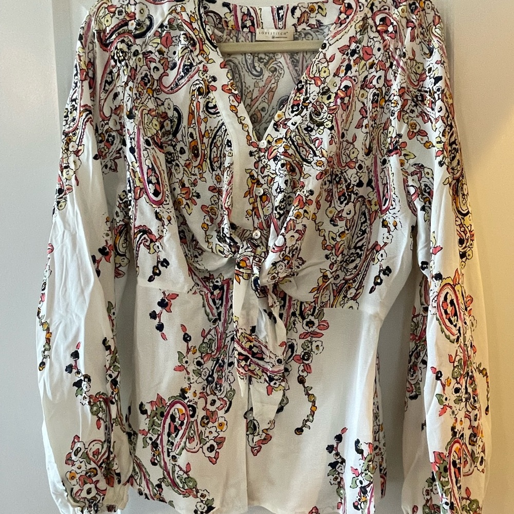 Blousy top. Barely worn. Excellent condition